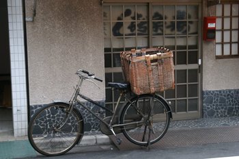 寿司屋の自転車.JPG